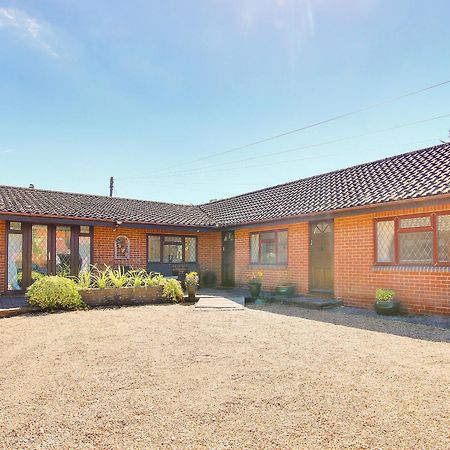 Irenic Lodge Netley Exterior photo