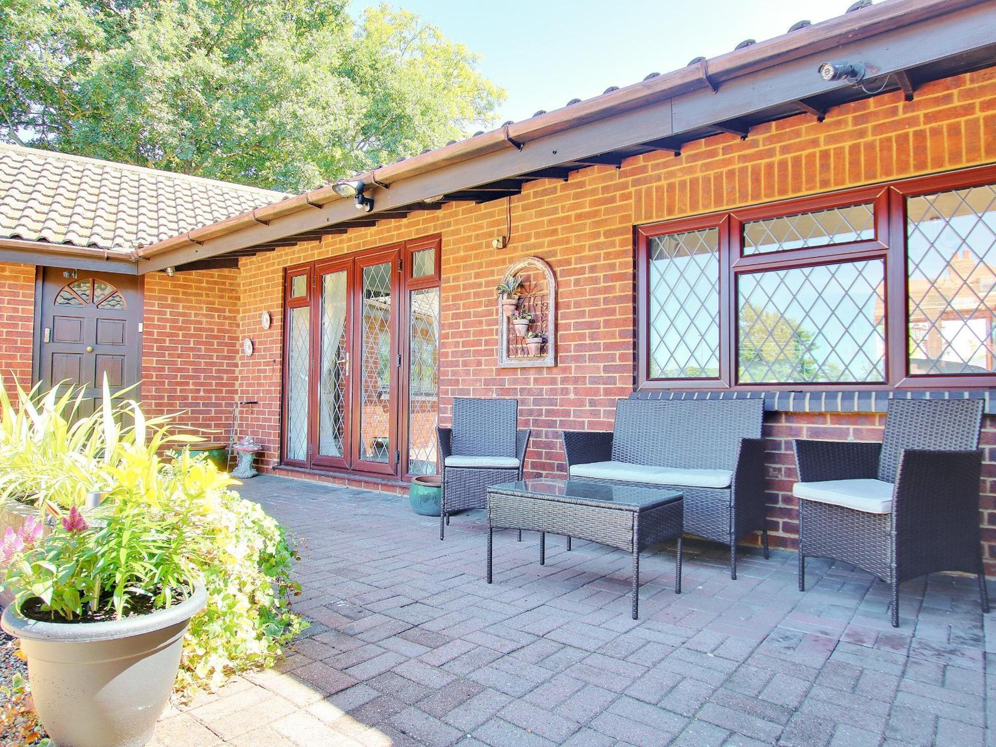 Irenic Lodge Netley Exterior photo